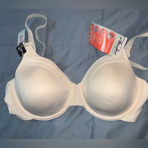 Playtex nursing bra size 36 D/ DD; brand new never worn